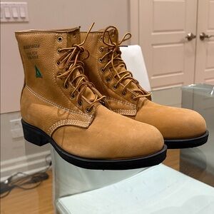 Rare Tan Lace-Up man’s Kaufman steel toe work boots 10.5